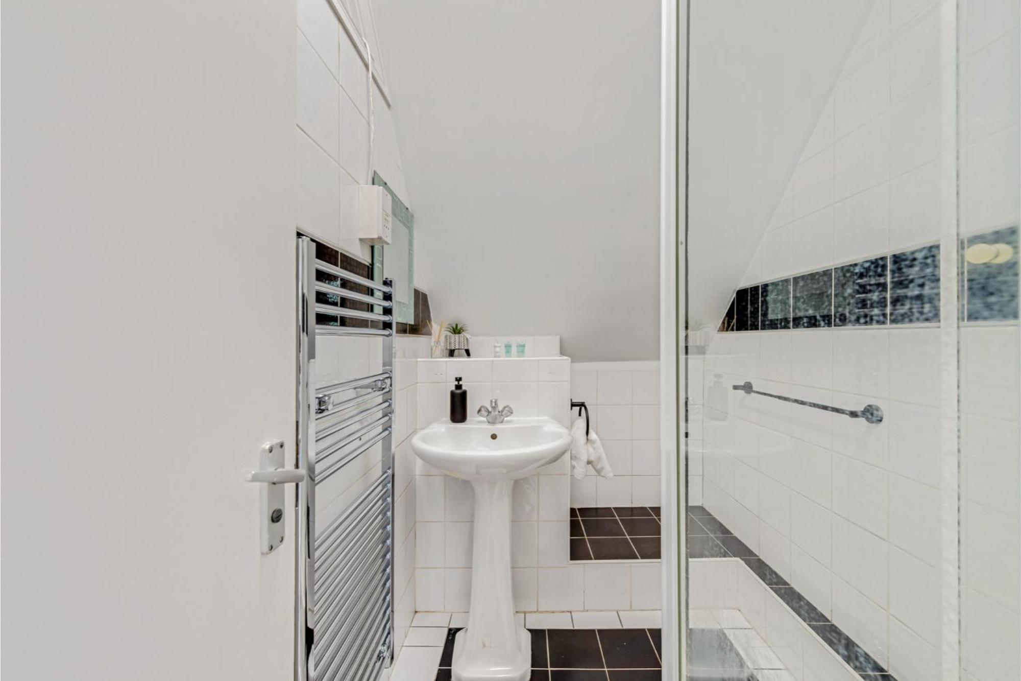 Sweet And Lovely 2Br With Free Parking لندن المظهر الخارجي الصورة